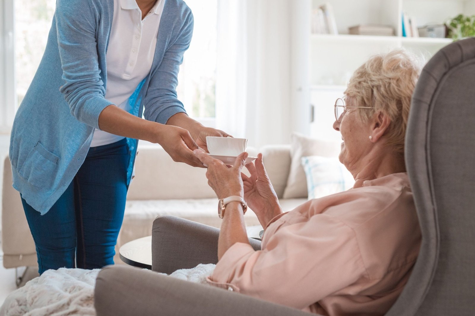 Read more about the article الرعاية المنزلية الدائمة بالرياض حل شامل من مجمع العوالي الطبي