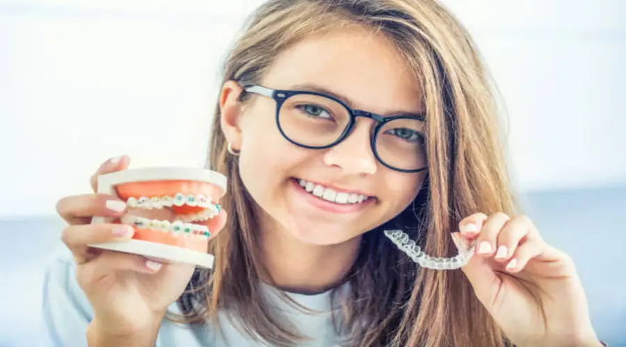 Read more about the article شكل الأسنان التي تحتاج إلى تقويم ومتى يكون التقويم ضروريًا؟