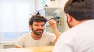 Read more about the article تجربتي مع زراعة الشعر في الرياض: الأنواع والتكلفة والنتائج